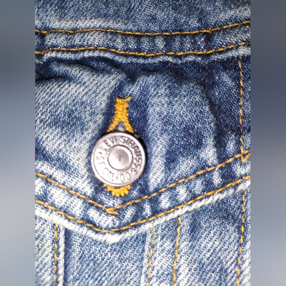 Levi jean Jacket 🧥 - Picture 3 of 4